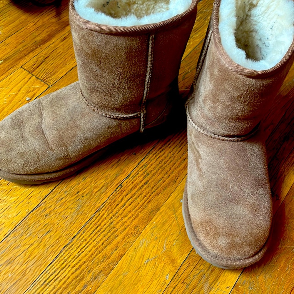 UGG BOOTS